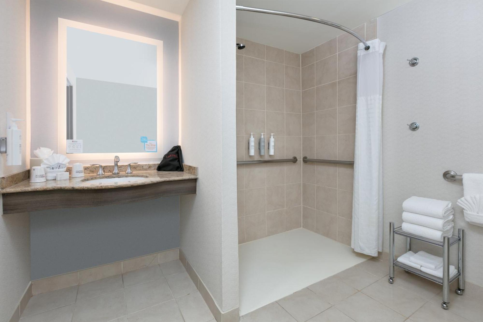 Hilton Garden Inn Dallas Арлингтон Экстерьер фото