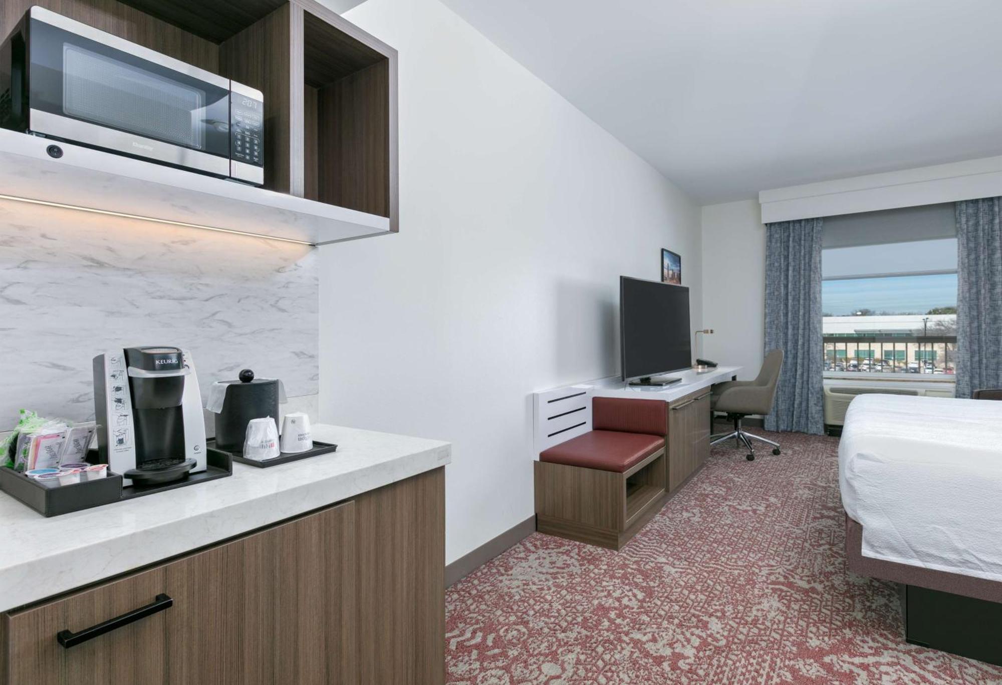 Hilton Garden Inn Dallas Арлингтон Экстерьер фото